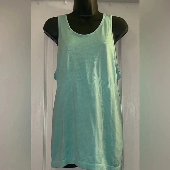 Zyia Active Seamless Razor Back Tank Top - Picture 1 of 6